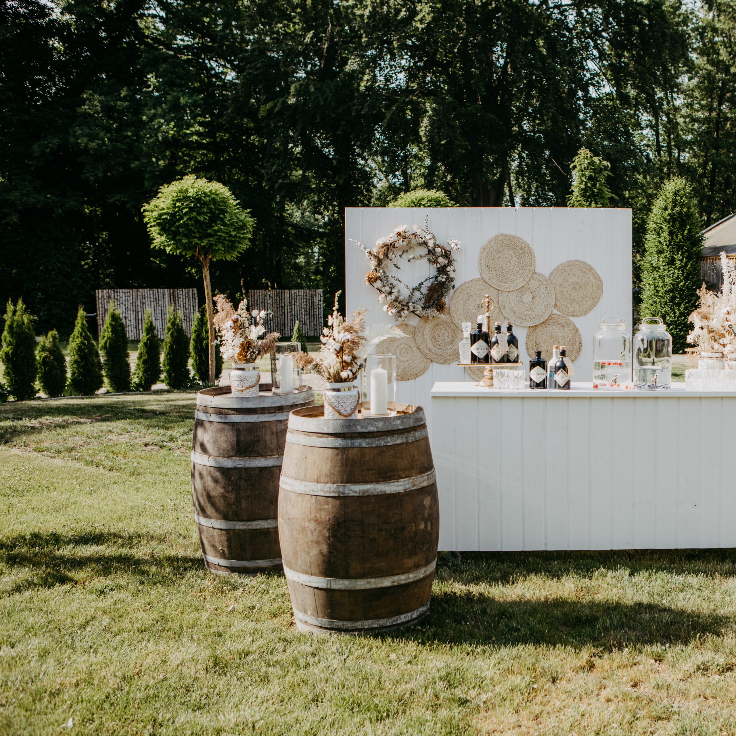 Stehtisch Weinfass mieten – Rustikaler Charme für dein Event